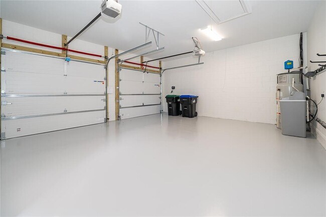 Building Photo - 7415 Pointe Venezia Dr