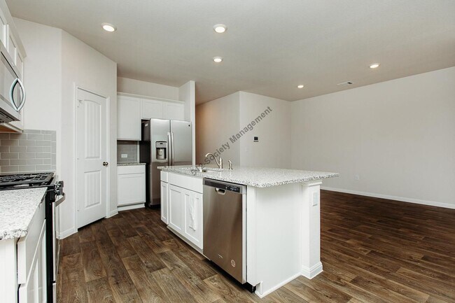 Building Photo - 108 Finley Rae Dr