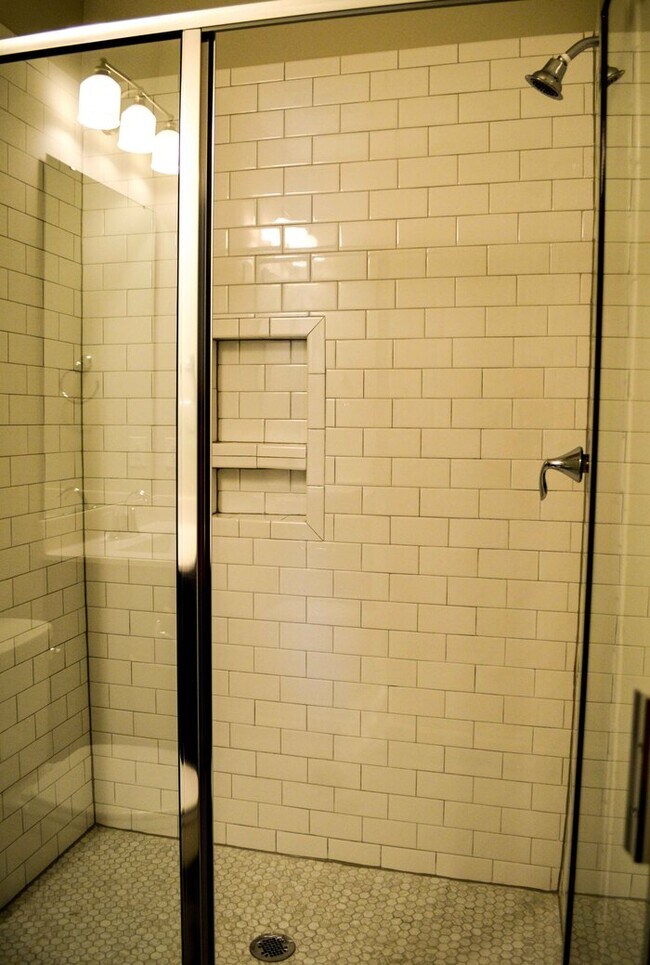 Building Photo - 849 Wake Towne Dr