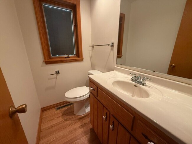 Building Photo - 3202 Chatham Dr