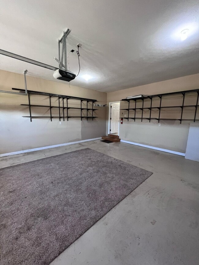 Building Photo - 212 Lakeside Dr