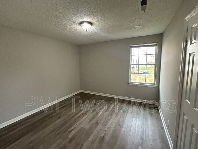 Building Photo - 1904 Westchester Dr