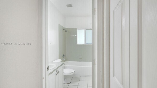 Building Photo - 1916 SE 23rd Ave