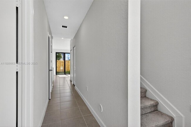Building Photo - 13835 SW 261st Terrace