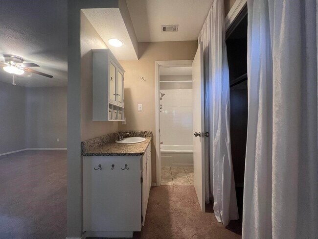 Building Photo - 116 Dawn