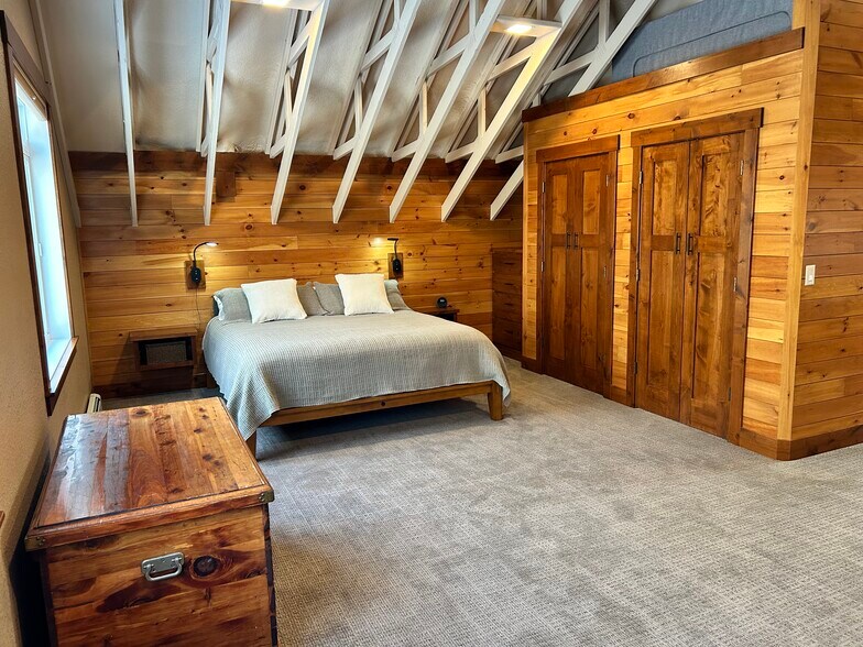 Bedroom with large closet and built in dresser - 1216 Bay Ridge Dr
