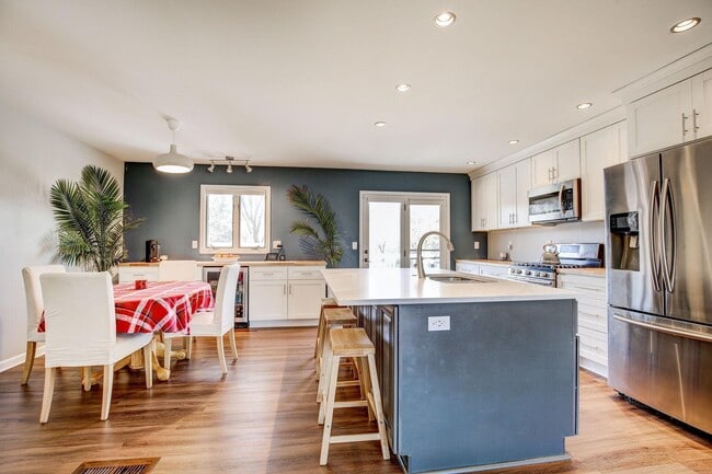 Building Photo - 1153 Fernwood Ct