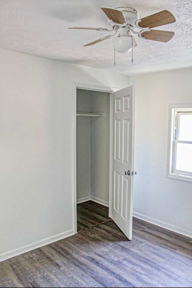 Building Photo - 2157 Bellefontaine St