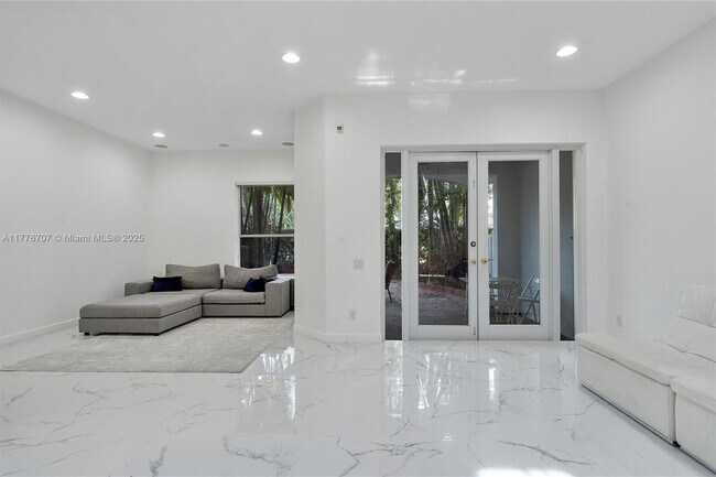 Building Photo - 1382 Harbor View W
