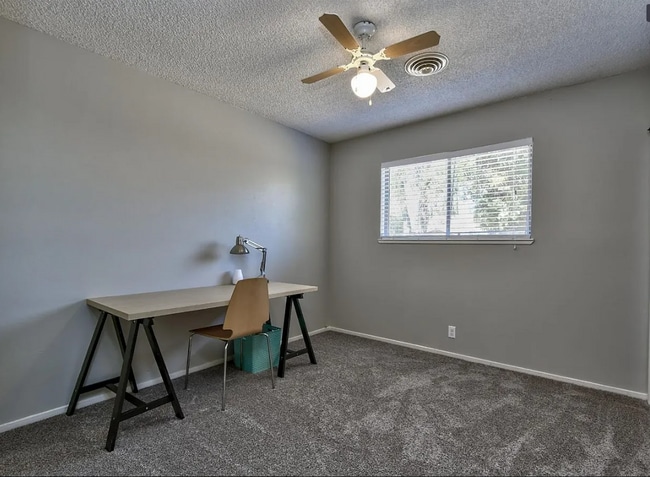 Building Photo - 1689 Jeffrey Dr