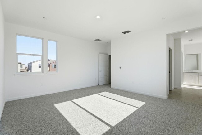 Building Photo - 3730 Benicia Ave