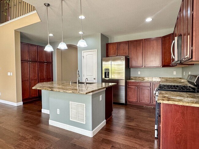Building Photo - Horseshoe Ridge 4bd 3ba 2,522sq.ft. home FOR RENT!