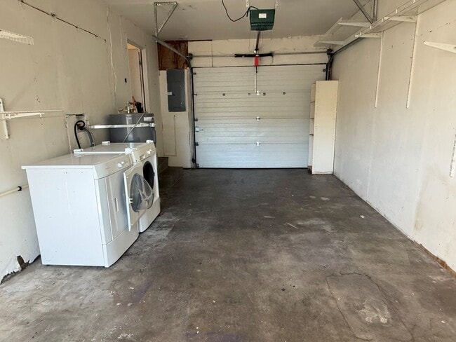 Building Photo - Now renting 2 bedroom Duplex please visit ...