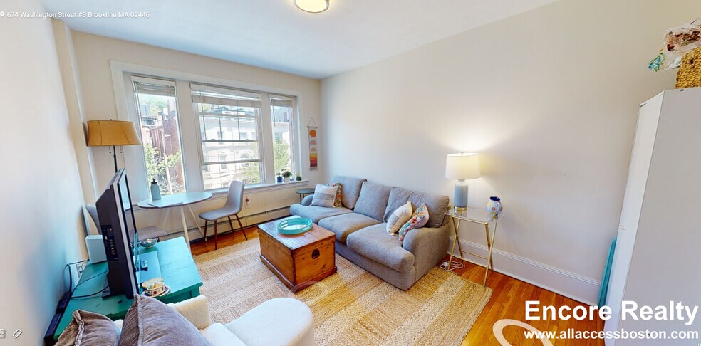 Building Photo - 664 Washington St