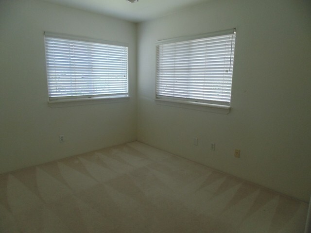 Building Photo - 4 Bedroom / 3 Bath House in The Islands Ga...