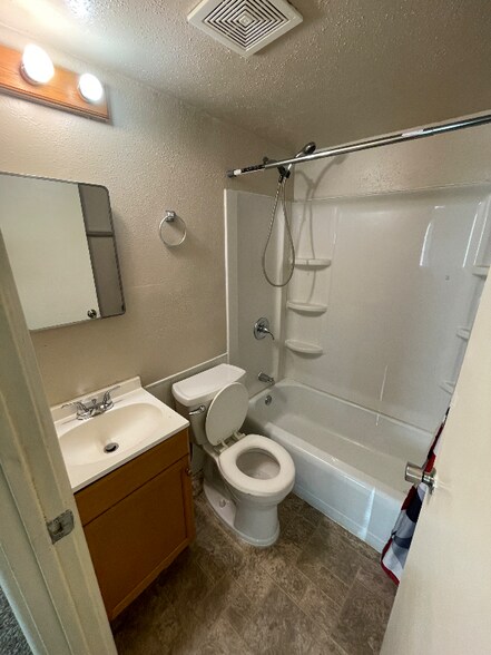 Building Photo - 1103 W James Blvd