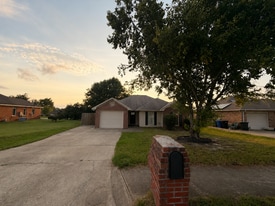 Building Photo - 2915 Eagle Pointe Dr
