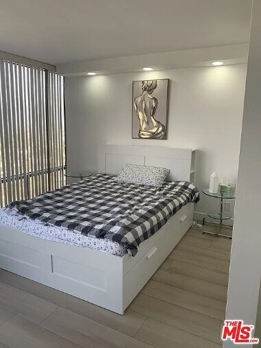 Building Photo - 4265 Marina City Dr