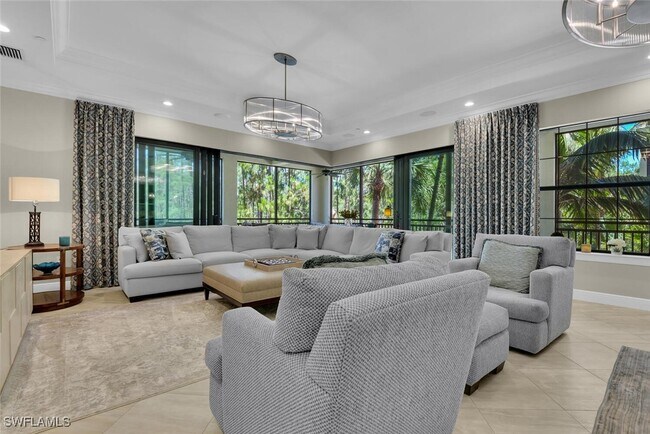 Building Photo - 2739 Tiburon Blvd E