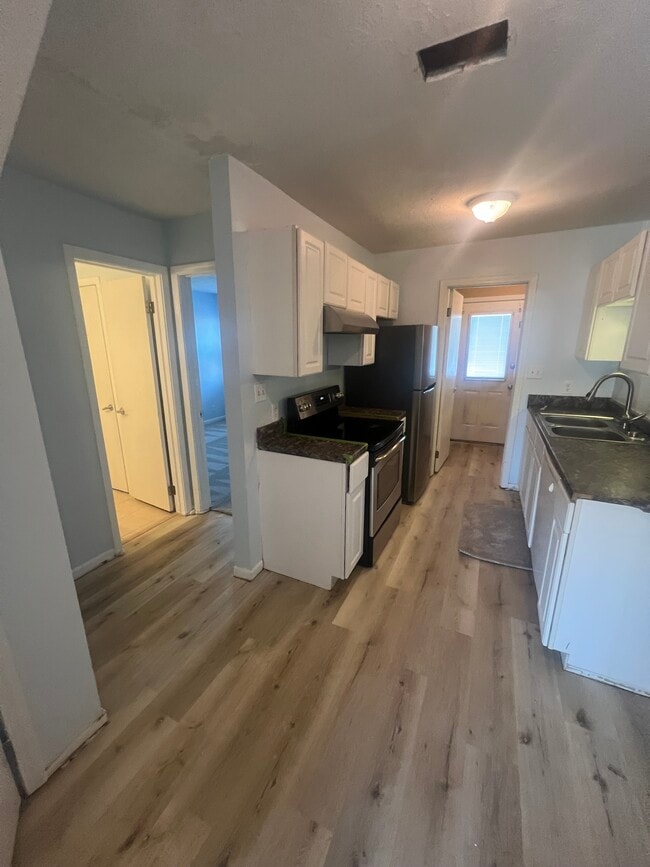 Building Photo - 105 Horizon River Dr