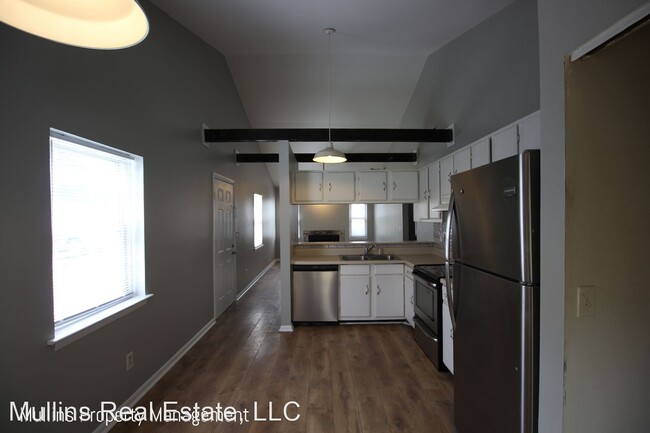 Building Photo - 2 br, 1 bath House - 4628 Woodside Dr.