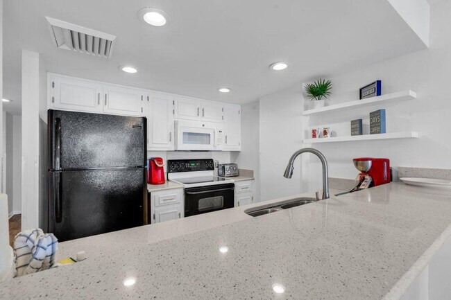 Building Photo - 2001 S Ocean Blvd