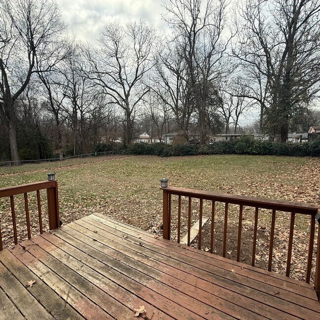 Building Photo - 2 Bedroom Home with unfinished Basement In SE Springfield