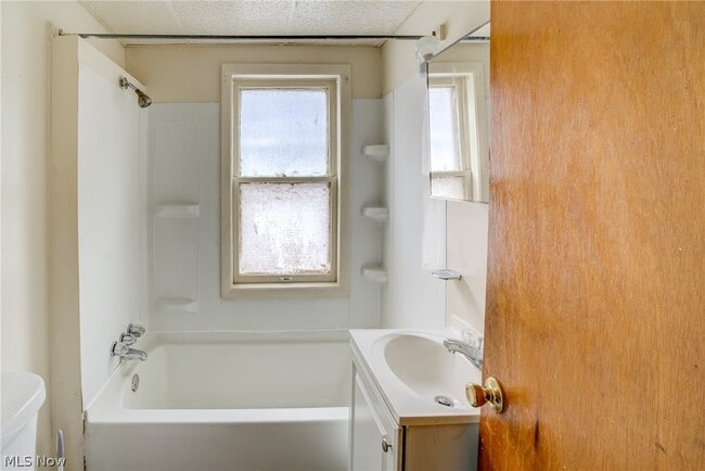Building Photo - 3467 E 149th St