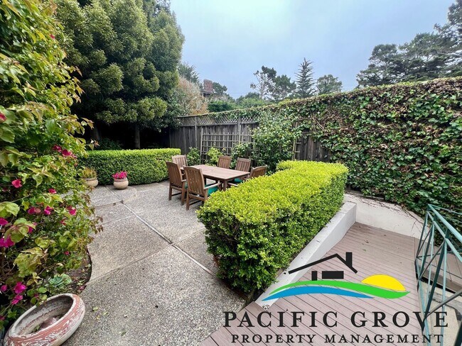 Building Photo - Lovely Ocean View Home Available NOW!