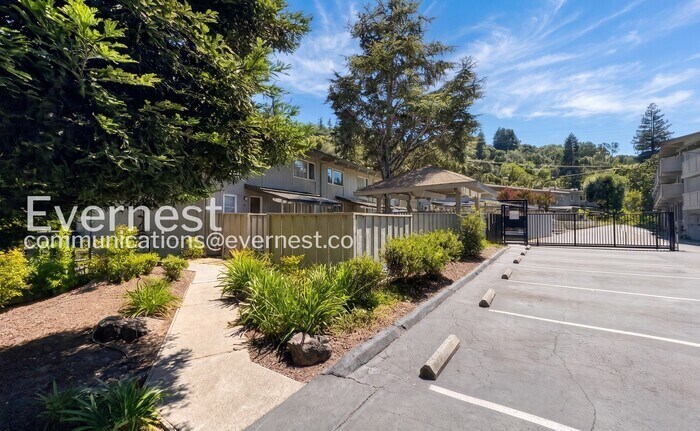 Building Photo - 73 Brookwood Rd