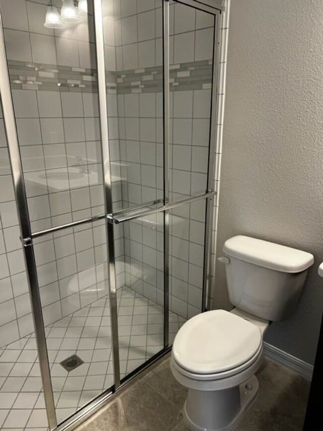 Building Photo - 36 Ryapple Ln