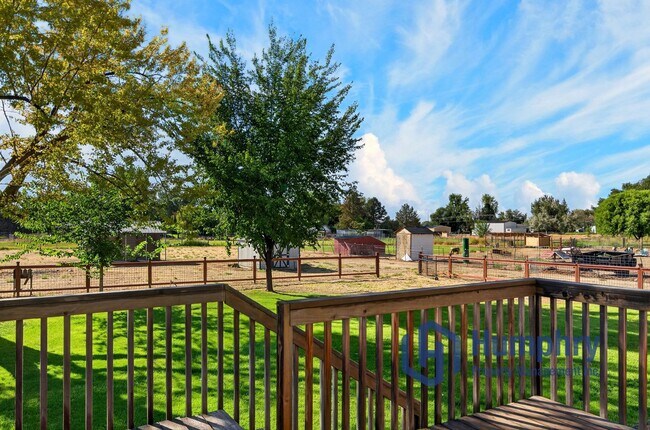 Building Photo - 13159 Ocotillo Dr