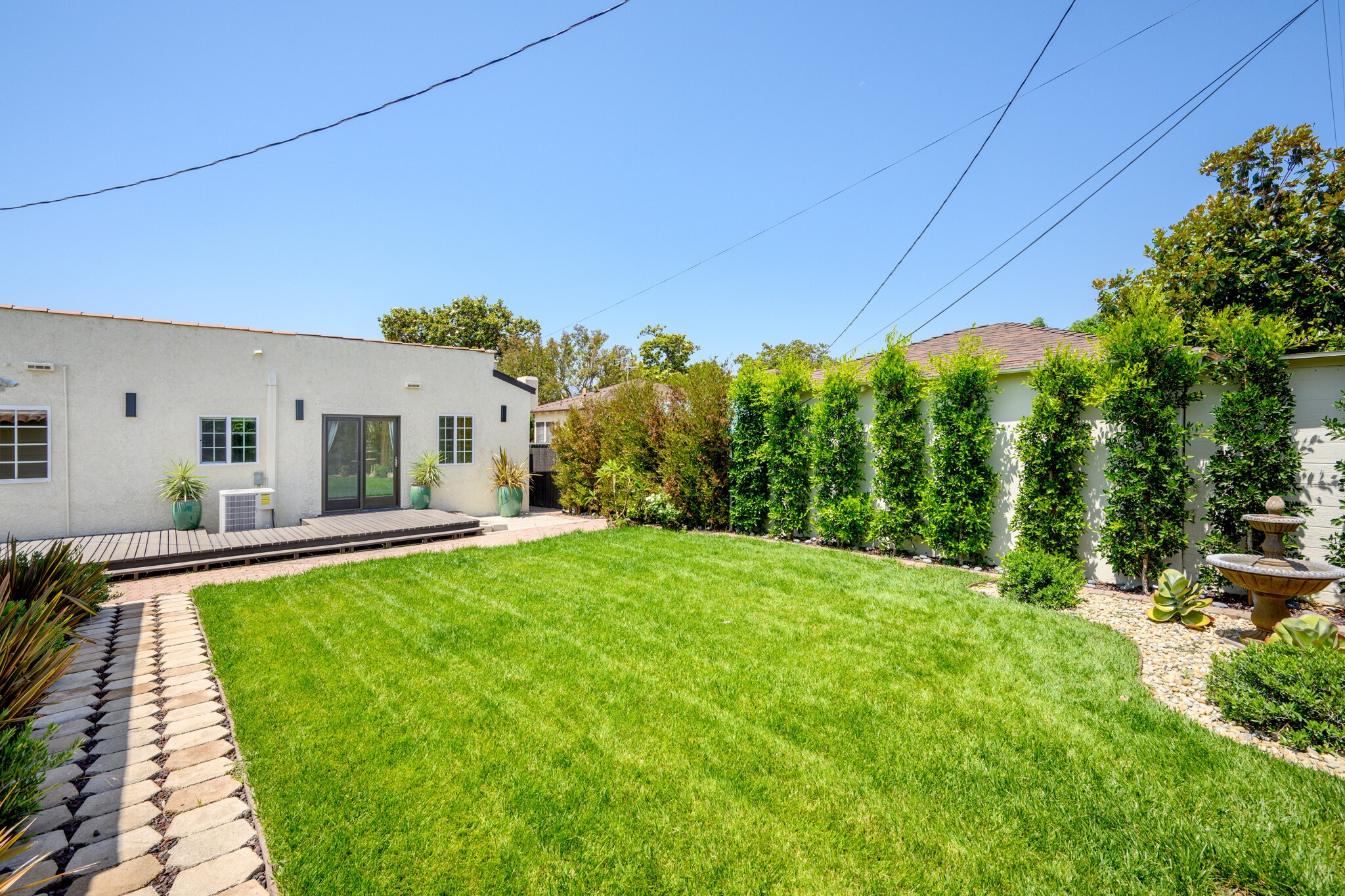 Building Photo - 809 Omar St