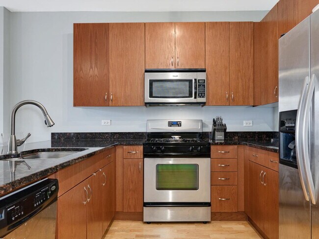 Building Photo - 451 W Huron St