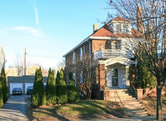 Primary Photo - 928-930 N 20th St