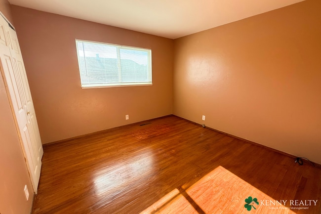 Building Photo - Bright and Spacious 3BD/3BA Home with Bonu...