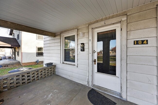 Building Photo - 104 Taylor Blvd