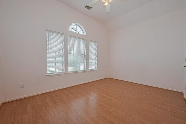 Building Photo - 12214 Elk Meadow Dr