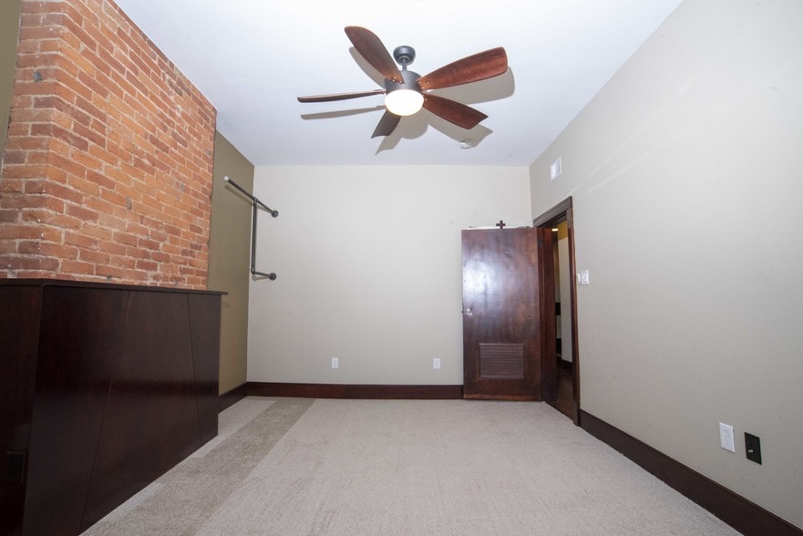 2nd floor main bedroom - 1003 Chestnut St