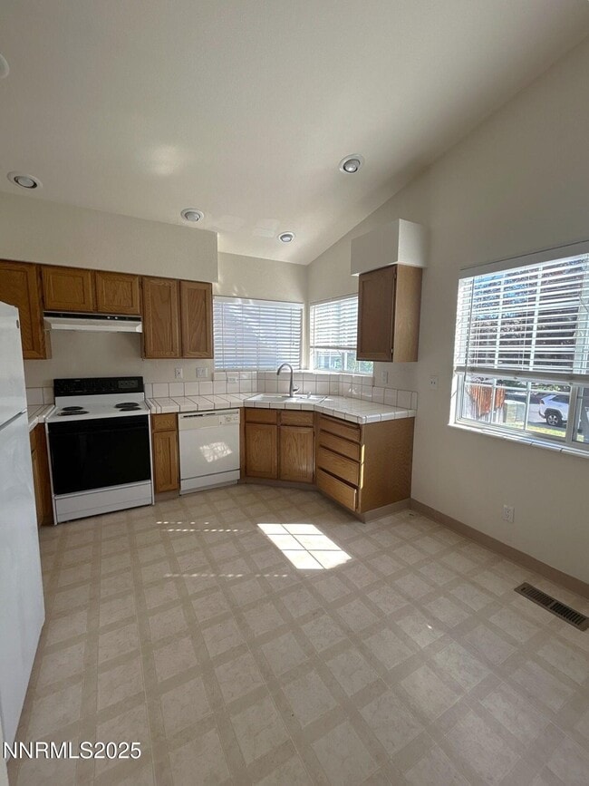 Building Photo - 4835 Canyon Run Dr