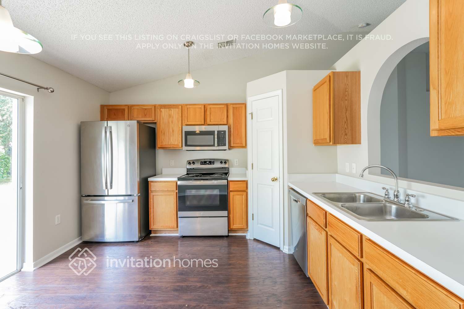 Building Photo - 17037 Holmby Ct