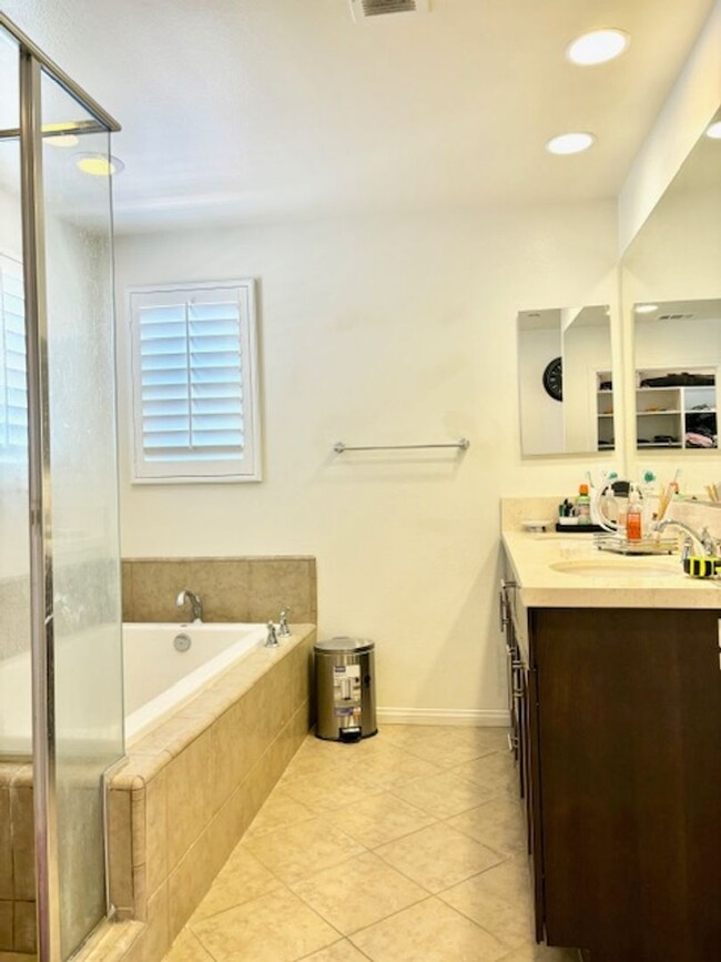 Building Photo - Riverpark | 4Bed + 3Bath | Oxnard | Whalen