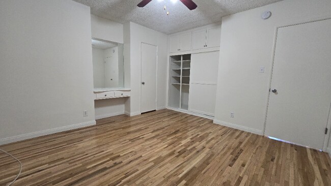 Building Photo - 4706 Vantage Ave
