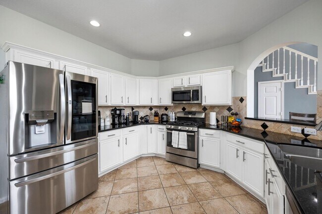 Building Photo - 16315 Scotch Hollow Ln