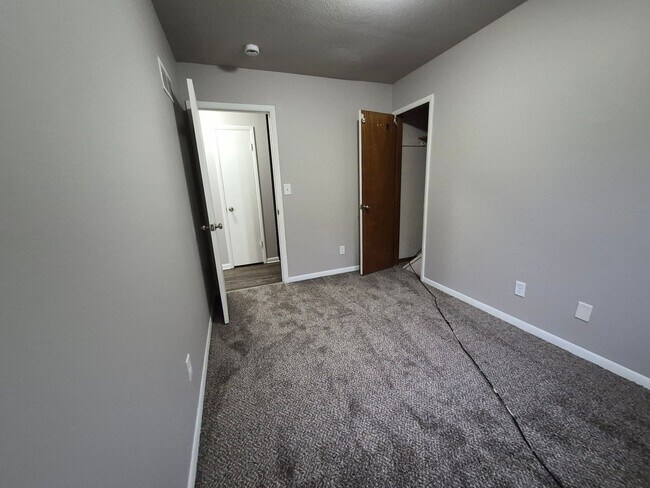 Building Photo - 3 Bedroom home with shed on corner lot ava...