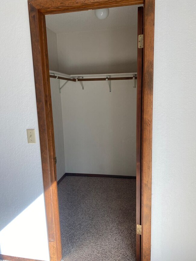 Building Photo - 2030-2040 NW Friel Street