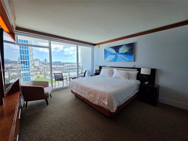 Building Photo - 6801 Collins Ave