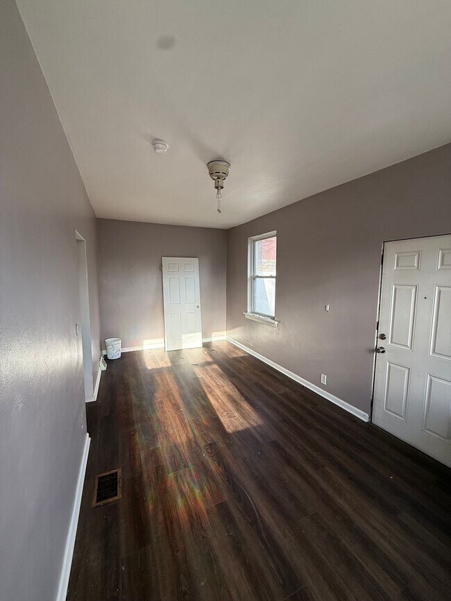 Building Photo - 260-262 Freeport Road