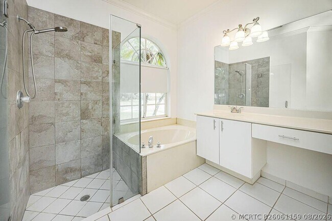 Building Photo - 10704 Oak Bend Way