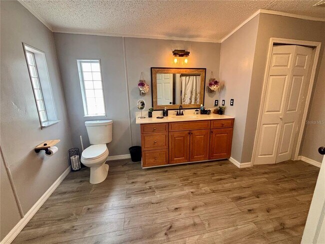 Building Photo - 6433 Orris St